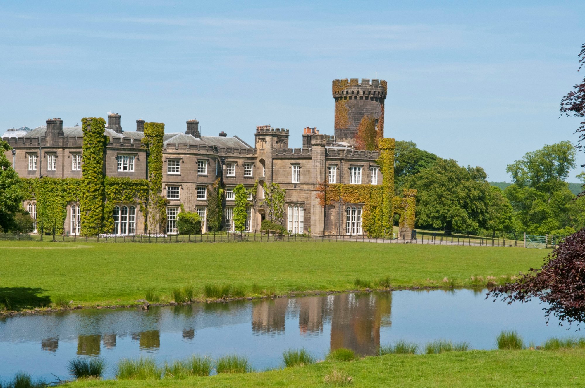 Castle hotels Yorkshire. Where in the North can I live like royalty?