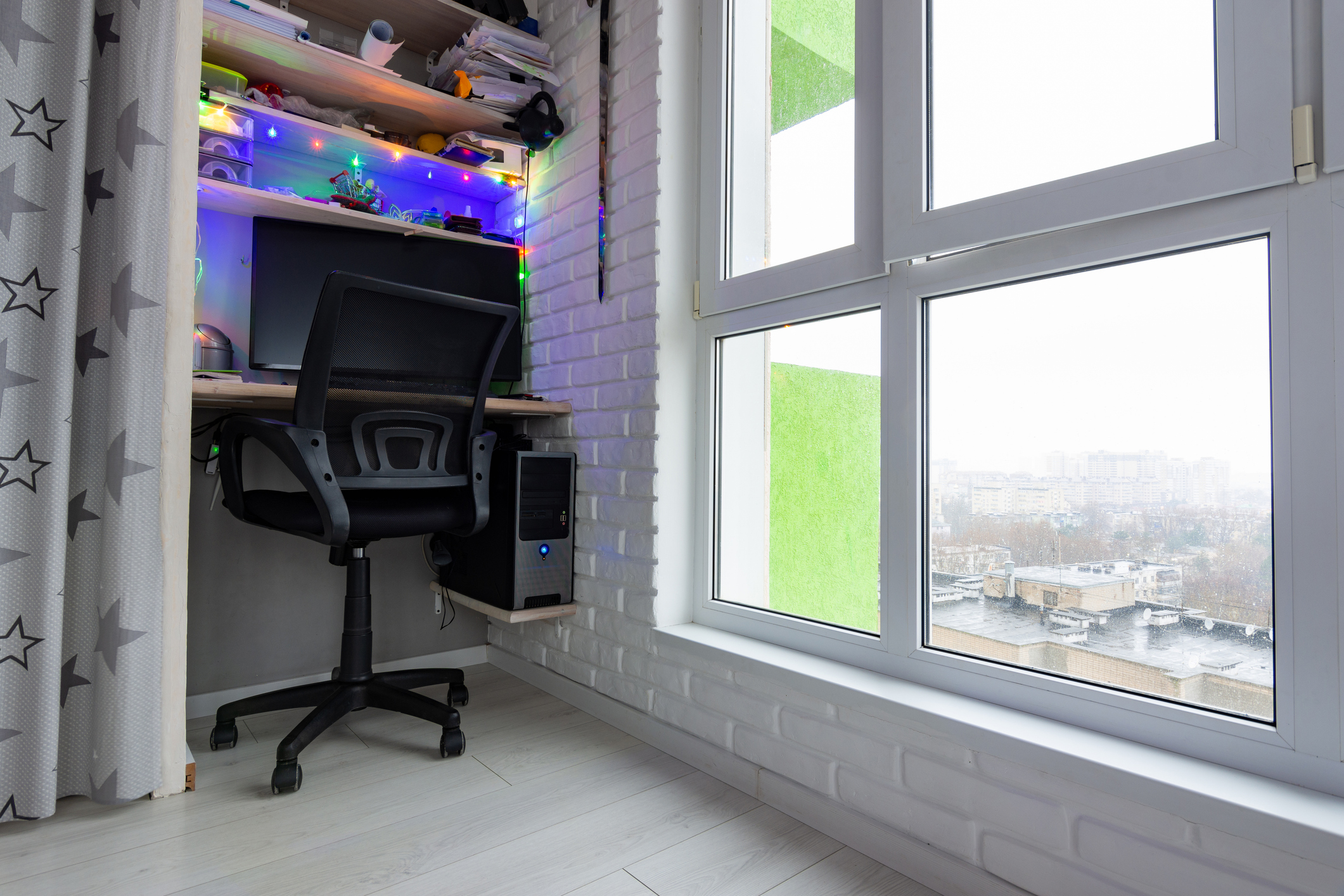 Gaming nook with curtain