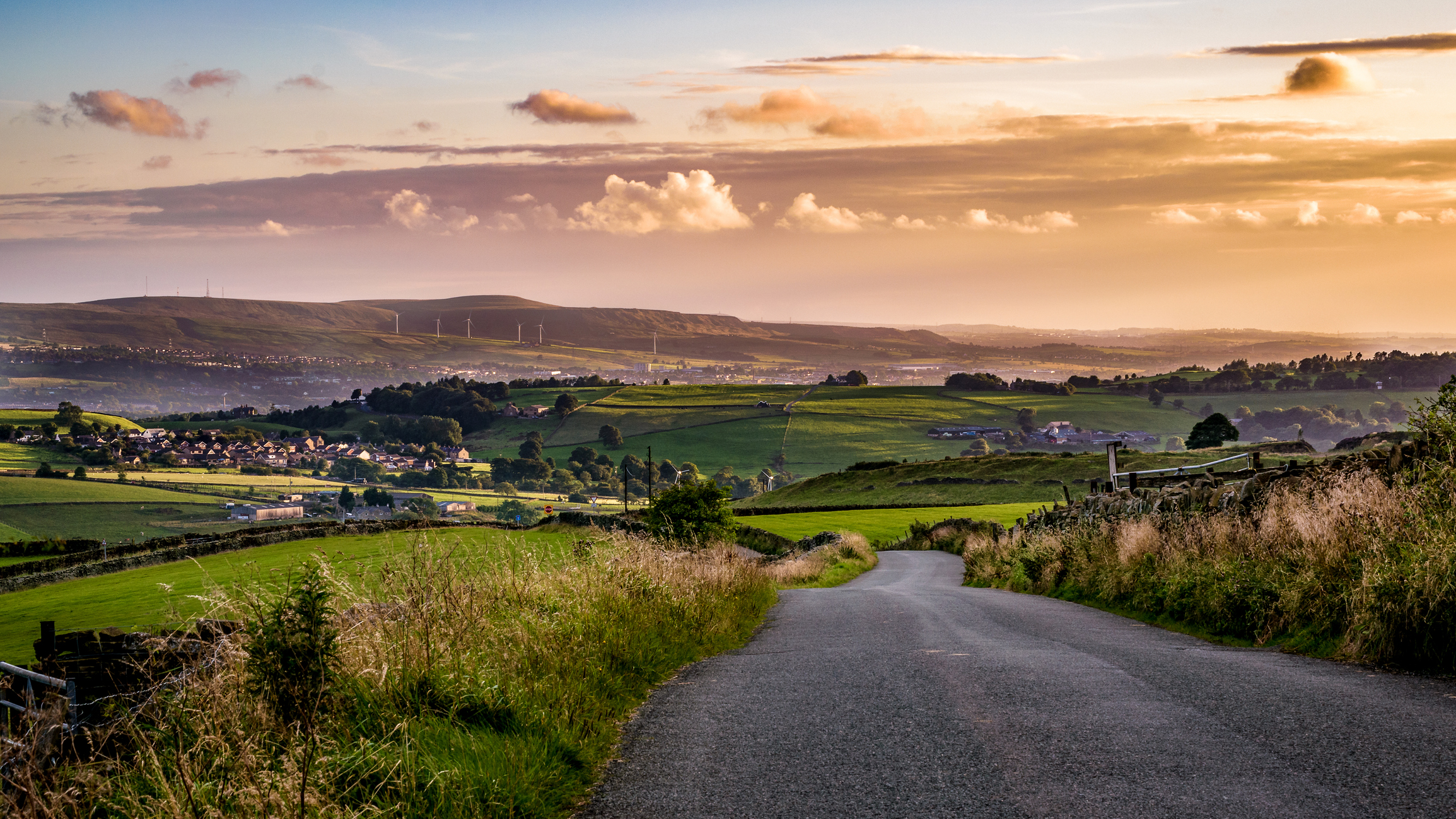 Country road in the south pennines