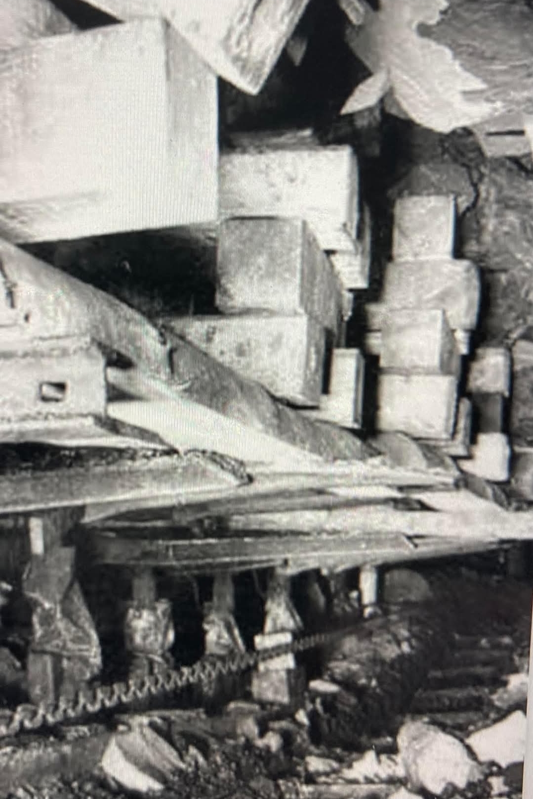 Pit supports from inside the ‘Cavern of Hades’