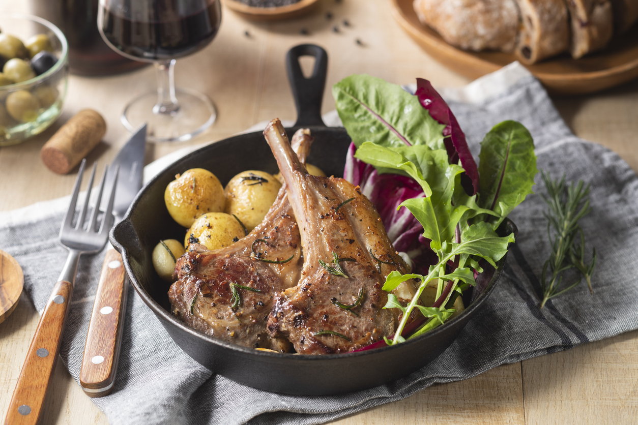 Lamb chops marinated in a generous rosemary-infused sauce, then grilled to perfection. A flavorful dish with a delightful herbaceous aroma and savory finish.