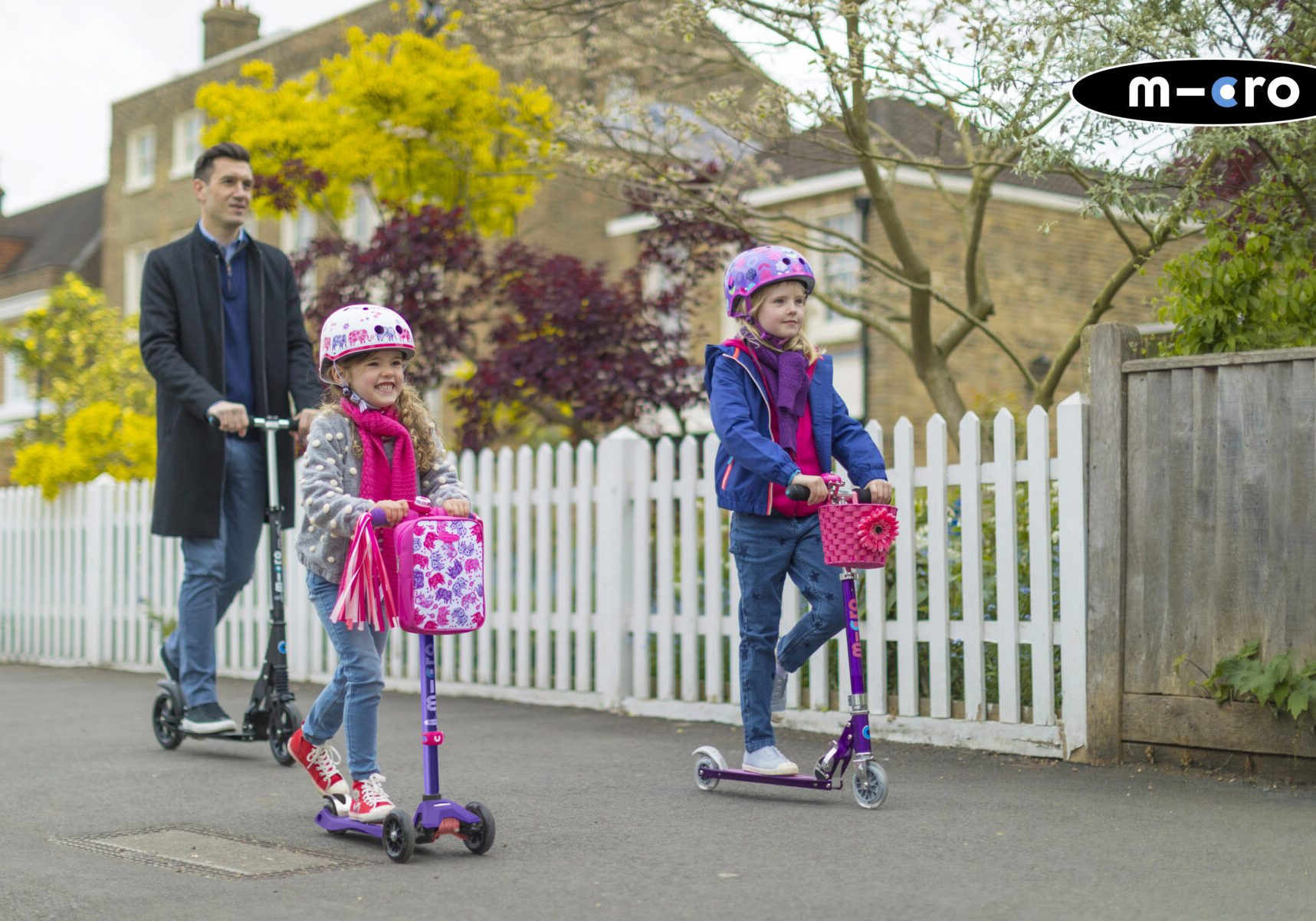 AW Micro Family Scooting_2_Logo (1)