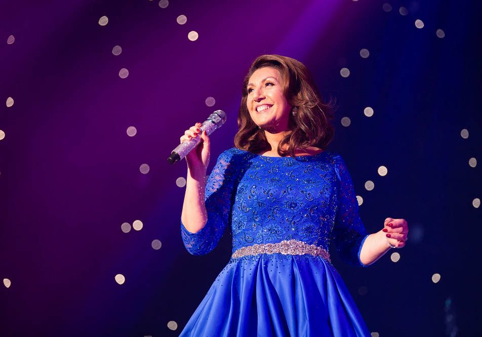 Jane McDonald To Headline Queen's Jubilee Concert