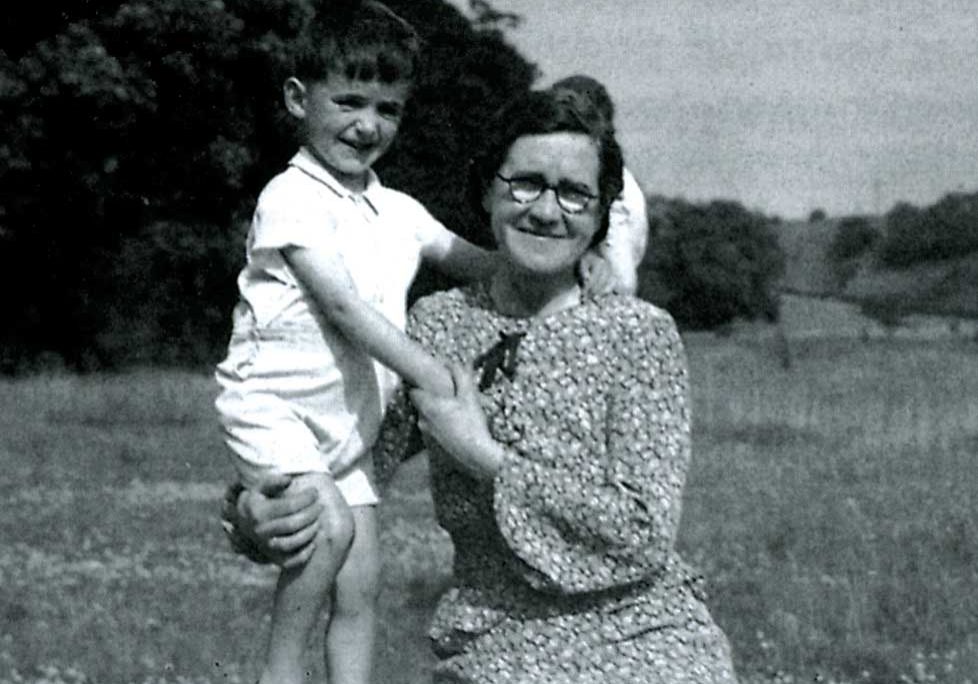 Jim Bowen and his mum