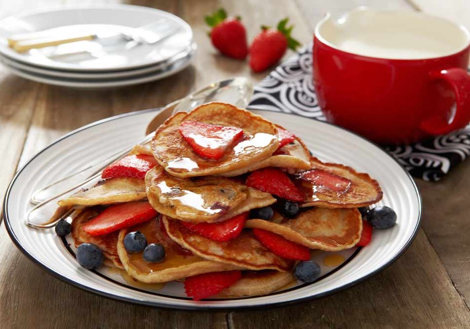 Viva-Strawberry-Blueberry-and-Cinnamon-mini-pancakes-3