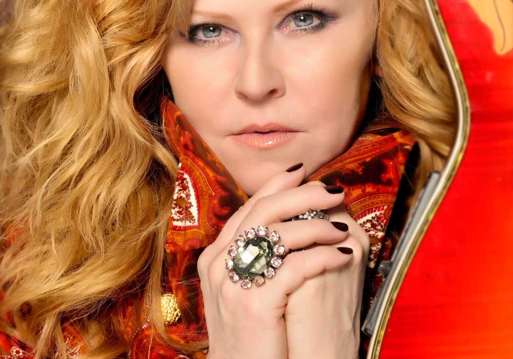 Carol Decker