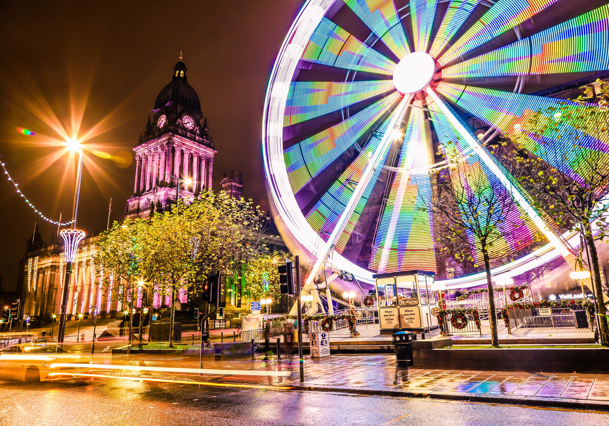 Leeds townhall at night