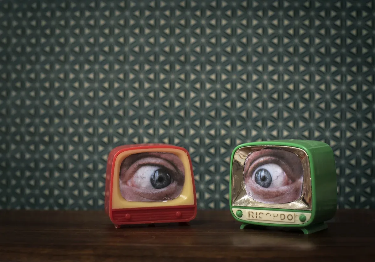 Small TV´s eyes watching